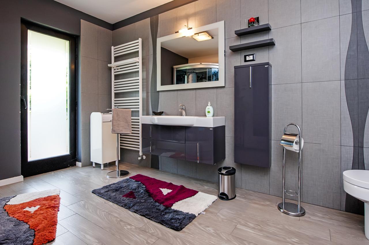 Cerin Apartment ロヴィニ エクステリア 写真