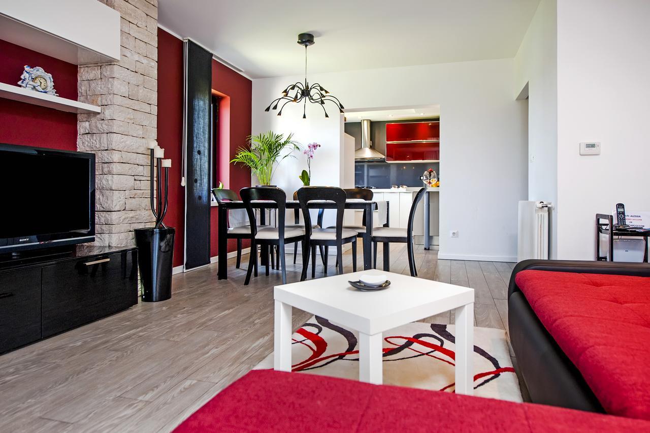 Cerin Apartment ロヴィニ エクステリア 写真