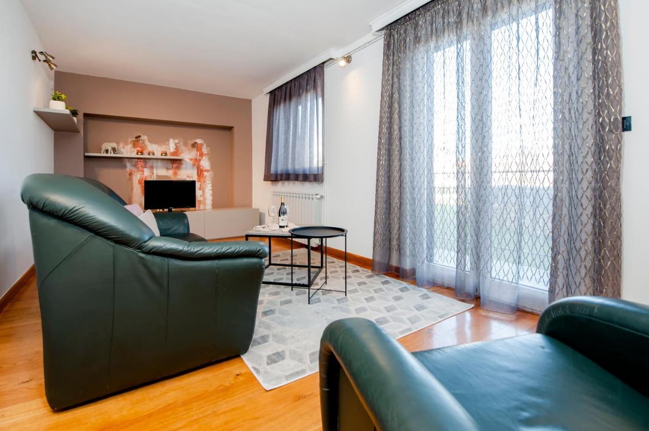 Cerin Apartment ロヴィニ エクステリア 写真