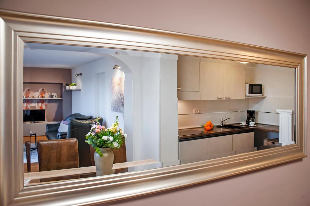 Cerin Apartment ロヴィニ エクステリア 写真