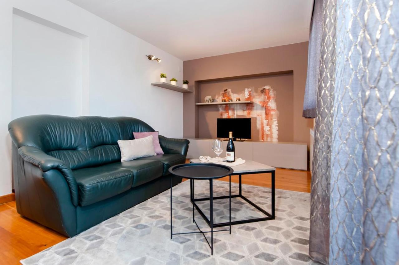 Cerin Apartment ロヴィニ エクステリア 写真